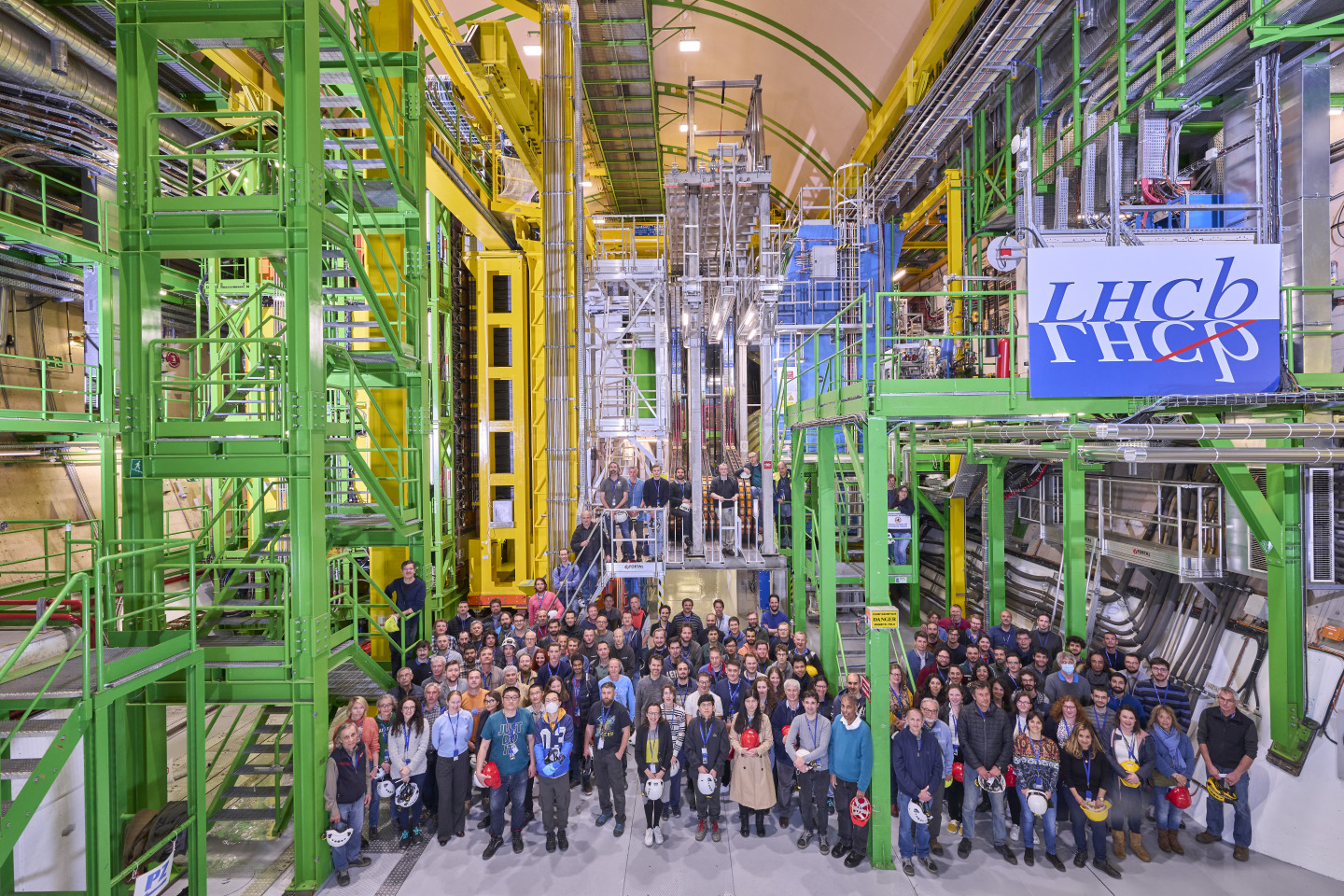 Photo de groupe de la collaboration LHCb au CERN.