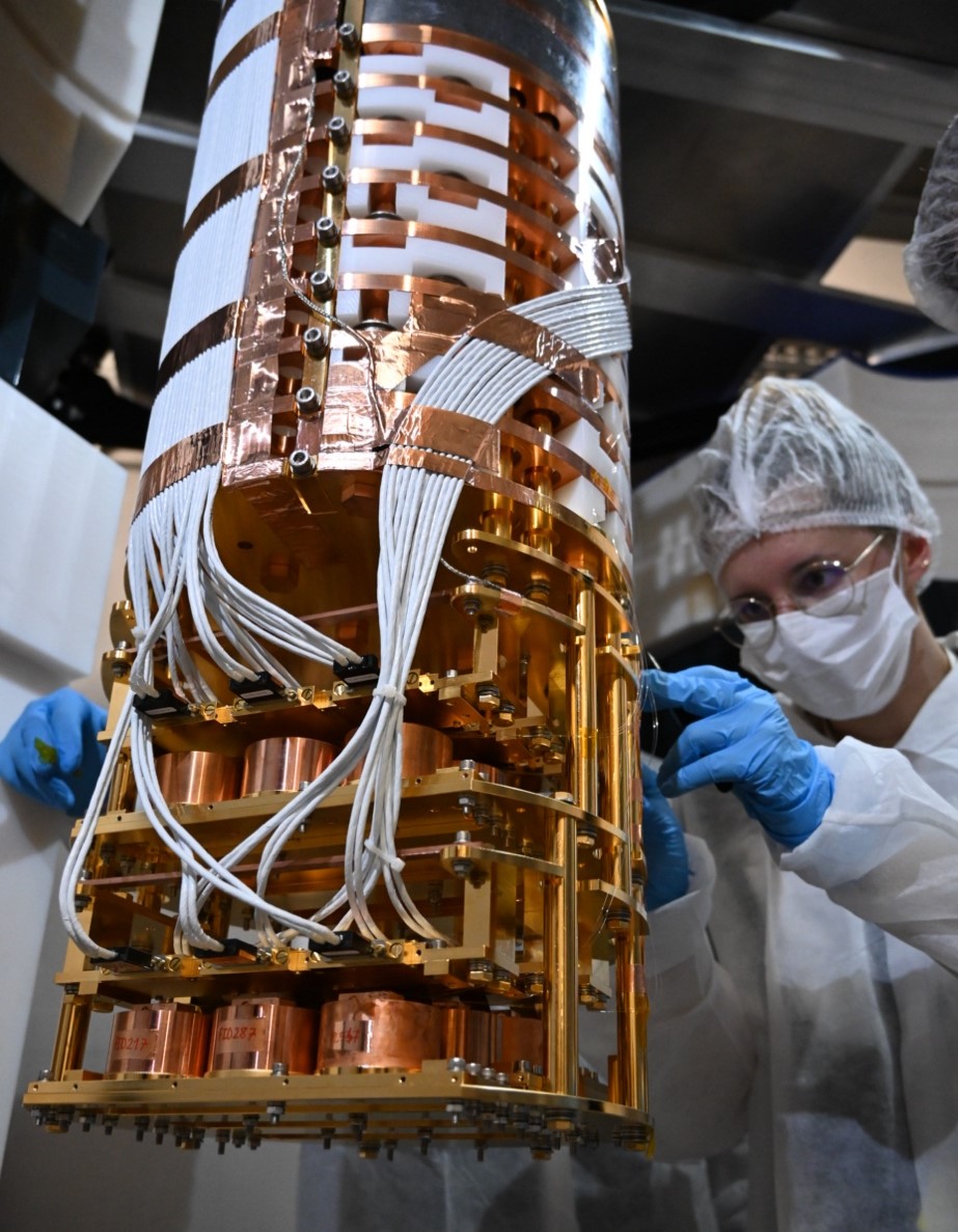 : Photo prise lors de la finalisation du montage du RUN016 initiant l’entrée en phase science de Ricochet à l’ILL